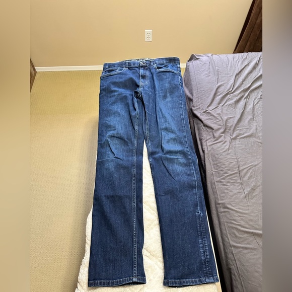 Eddie Bauer Slim 34 x 34 Jeans - Picture 1 of 6
